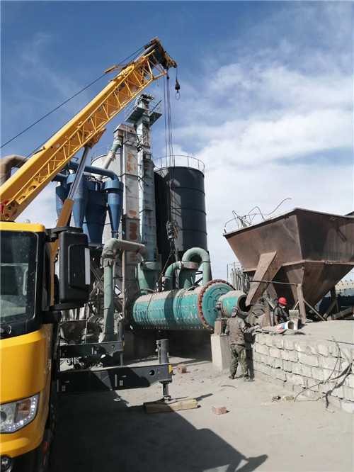 原平市设备搬运等各类工程项目中，吊车起着关键作用